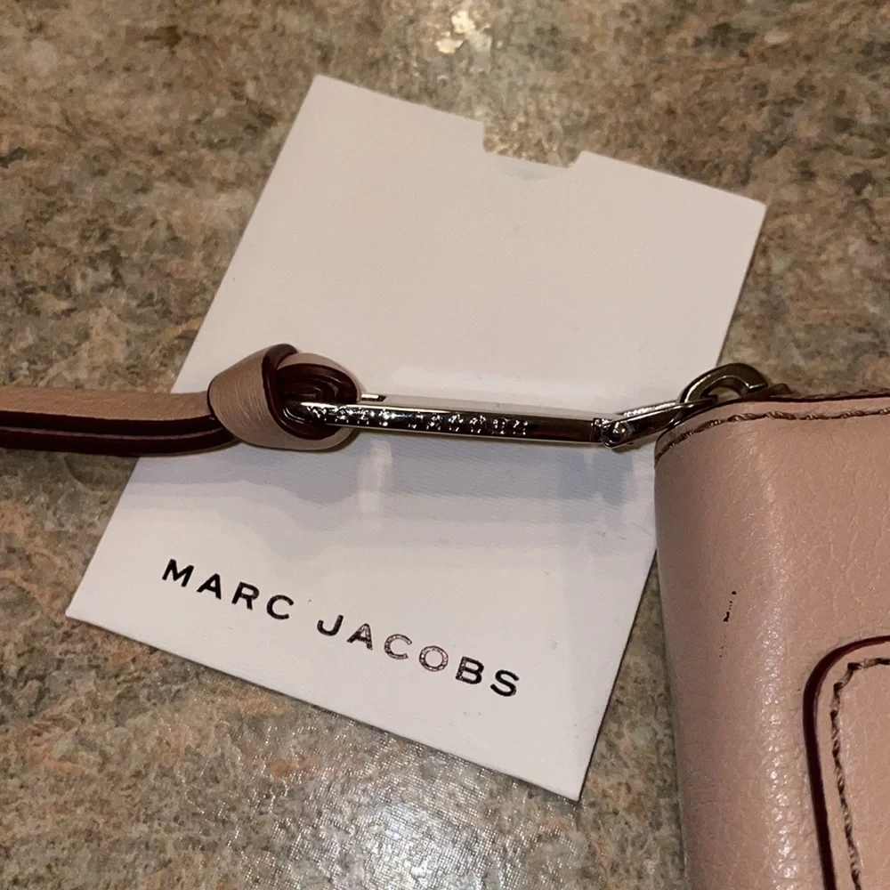 Marc Jacobs Taupe Leather Zip Wallet Minimalist Designer Wristlet Everyday Style